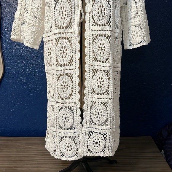 SOLITAIRE WHITE CROCHET GRANNY SQUARE OPEN KNIT CARDIGAN/KIMONO/DUSTER (M) - Picture 3 of 13